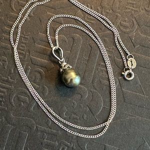 Silver Gray Tahitian Oblong Pearl Pendant on Sterling Silver 20” Italian Chain